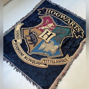 Harry Potter Hogwarts Woven Tapestry Throw Blanket